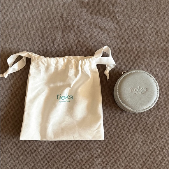 Tieks Accessories - NWT Tieks travel jewelry zip case (2025 advent calendar) - gray